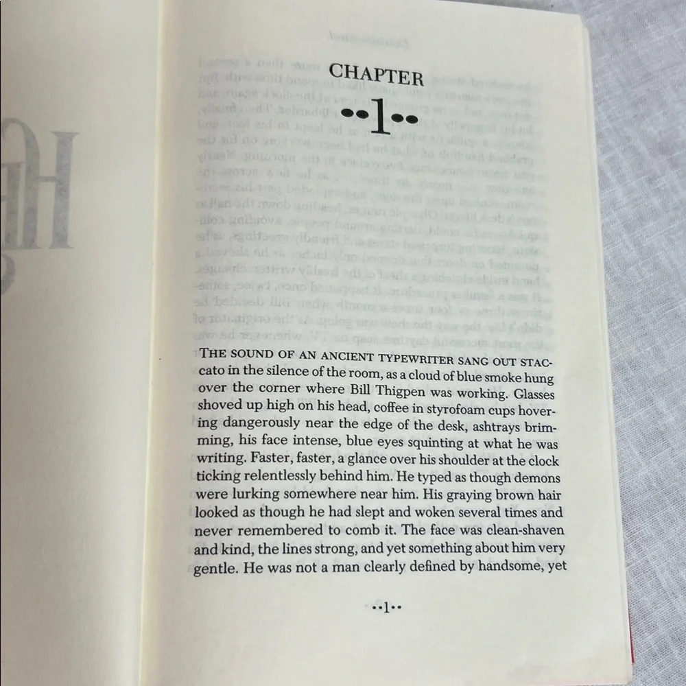 🌞 “Heartbeat” Best Selling Book by Danielle Steel 392 pages